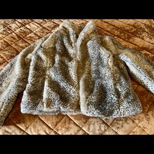 Leopard print short jacket.